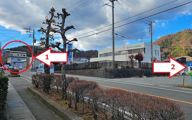 ファミリーマートの駐車場?