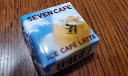 セブンイレブン アイスカフェラテ味のチロルチョコ