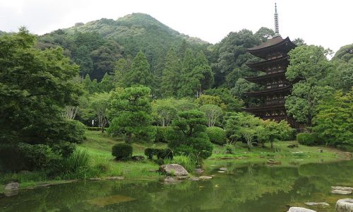 瑠璃光寺五重塔