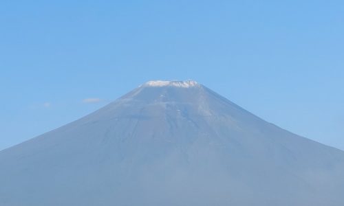 富士山、初冠雪2022年9月30日。