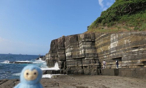 須佐のホルンフェルスの大断層