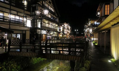 銀山温泉