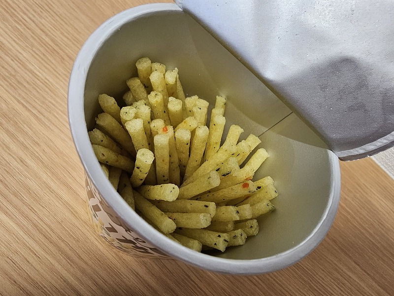 じゃがりこ細いやつちいかわ】じゃがりこ 細いやつ サラダ]レビュー