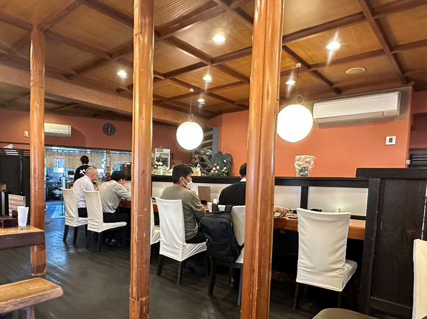 やまや店内