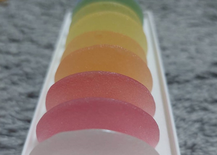 宝石スイーツ「みずのいろ」