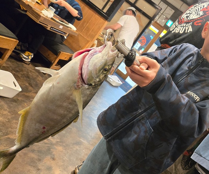 甥っ子は大きな魚をGET