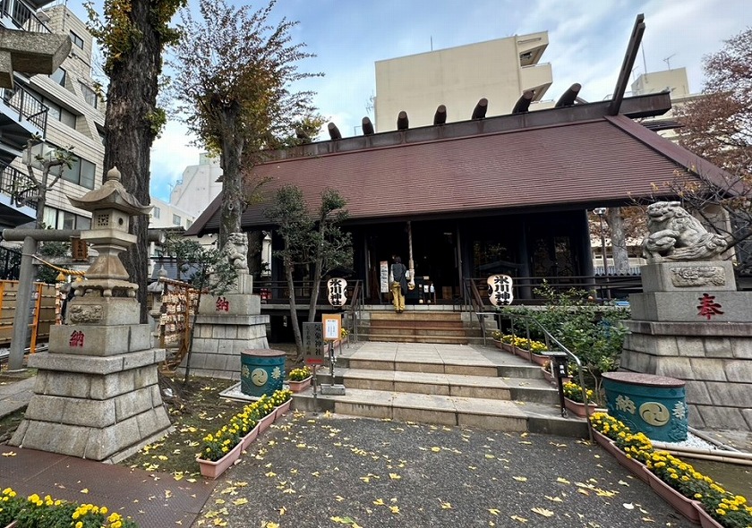 氷川神社拝殿の外観
